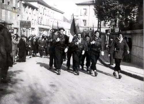 Défilé du 11 novembre 1943 à Oyonnax